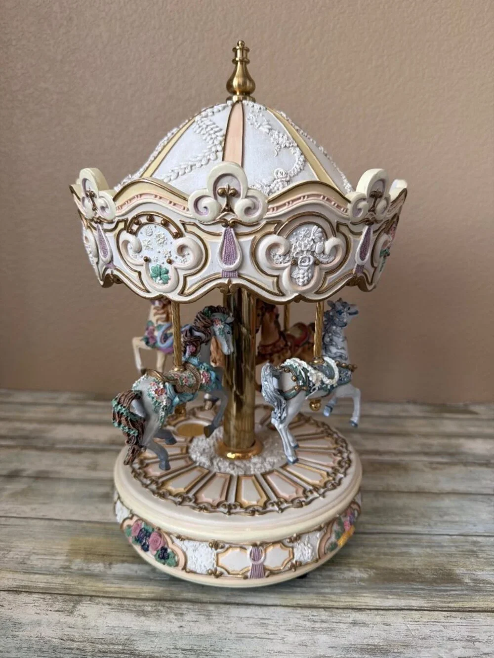 San Francisco Music Box Ltd Ed 4-Horse Carousel Color of Wind E Kamysz w/FLAWS - Picture 3 of 16